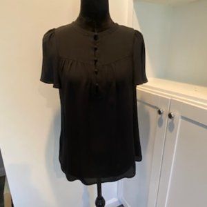 ANN TAYLOR!! SHORT CAP SLEEVE BLACK 1/2 BUTTON DOWN BLOUSE!!! SZ XXS!!